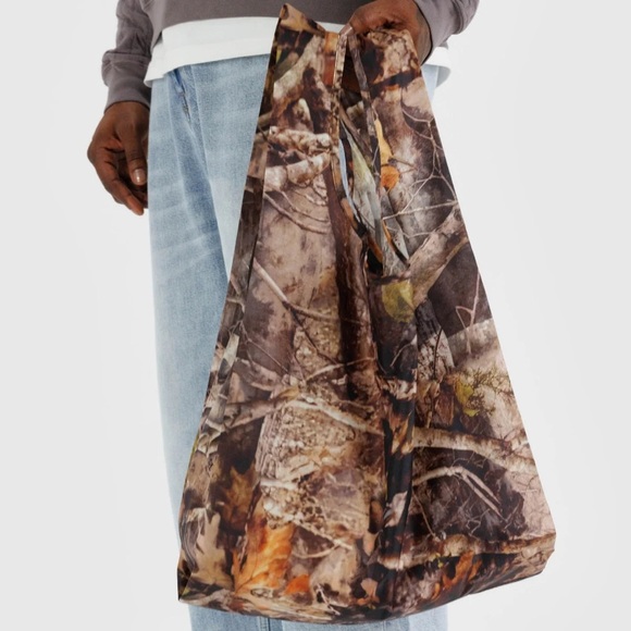 standard baggu in (controversial) photo forest! - Picture 3 of 3